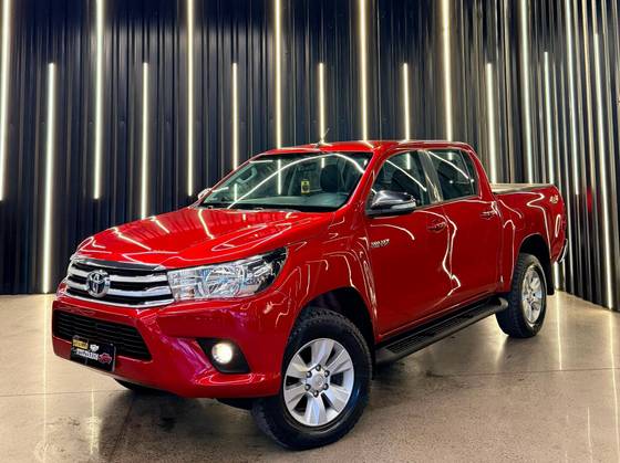 TOYOTA HILUX 2.8 SRV 4X4 CD 16V DIESEL 4P AUTOMÁTICO TOYOTA HILUX 2.8 SRV 4X4 CD 16V DIESEL 4P AUTOMÁTICO